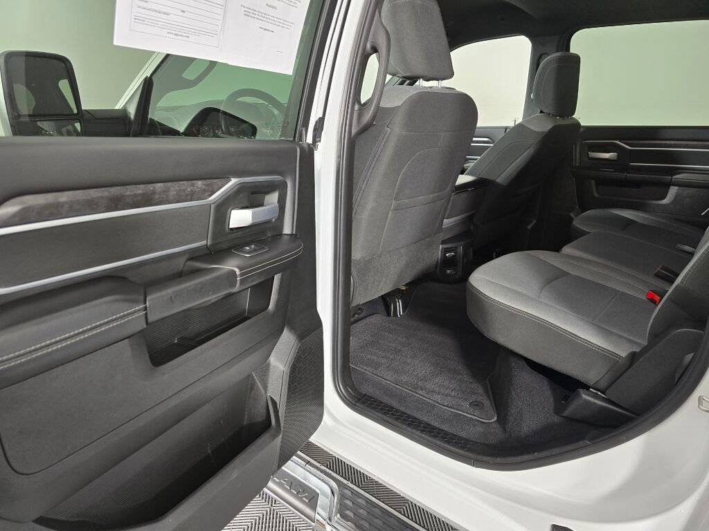 Used 2024 RAM 3500 Big Horn image 37