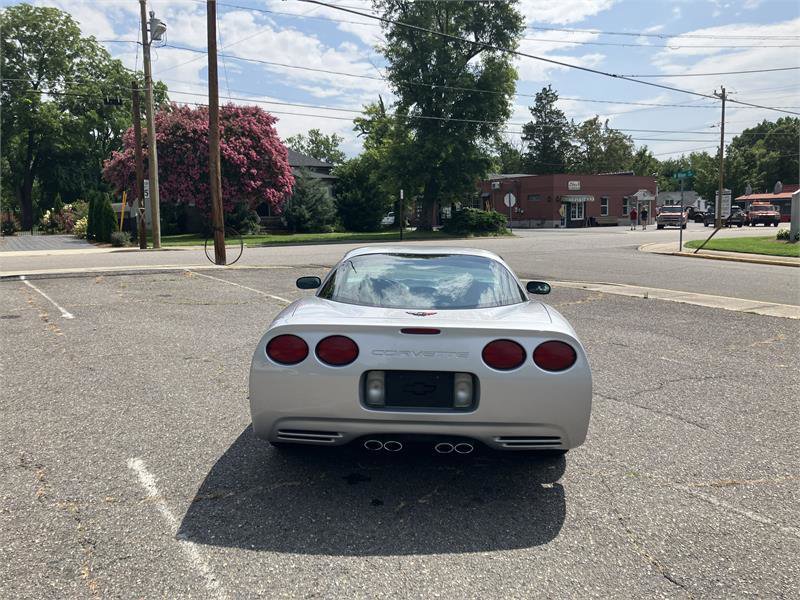 Used 2002 Chevrolet Corvette Coupe w/ Preferred Equipment Group2 image 6