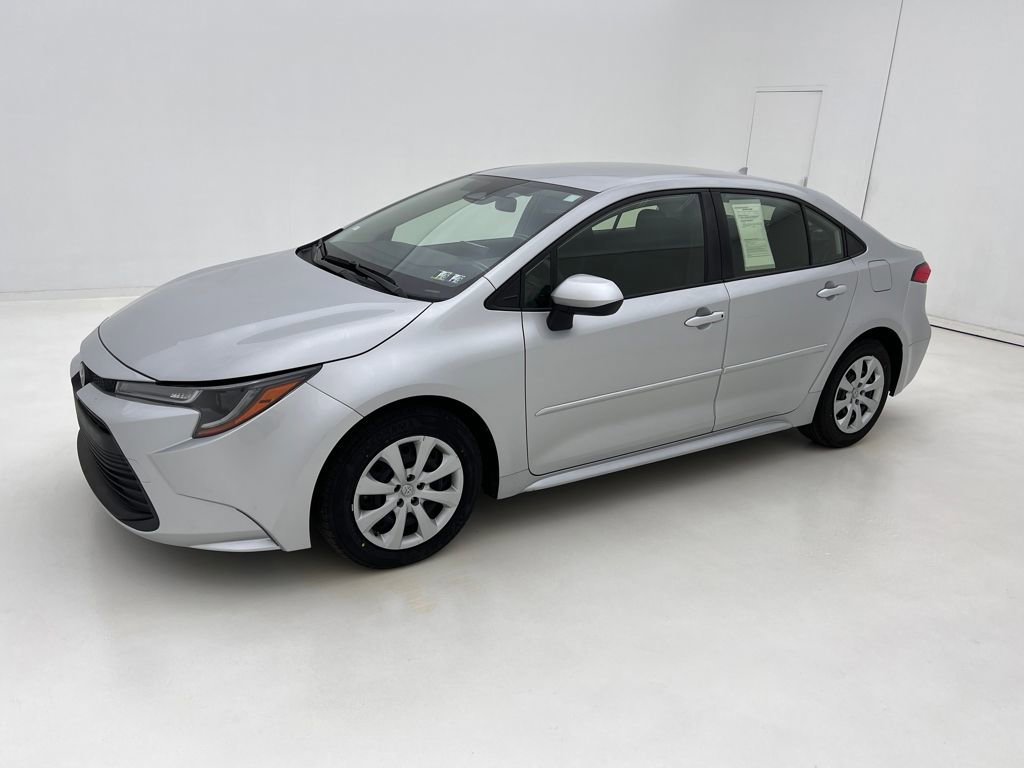 Used 2023 Toyota Corolla LE image 5