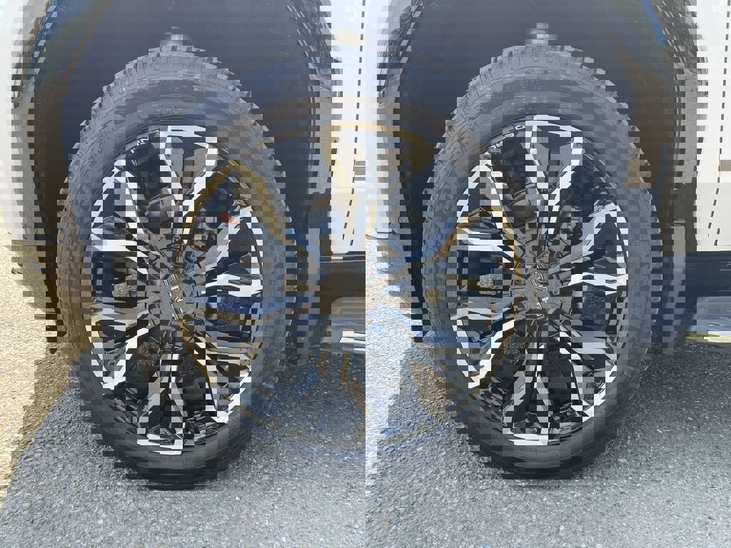 New 2025 GMC Sierra EV Denali image 33