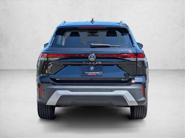 Used 2025 Volkswagen Tiguan SE AWD/4WD image 7