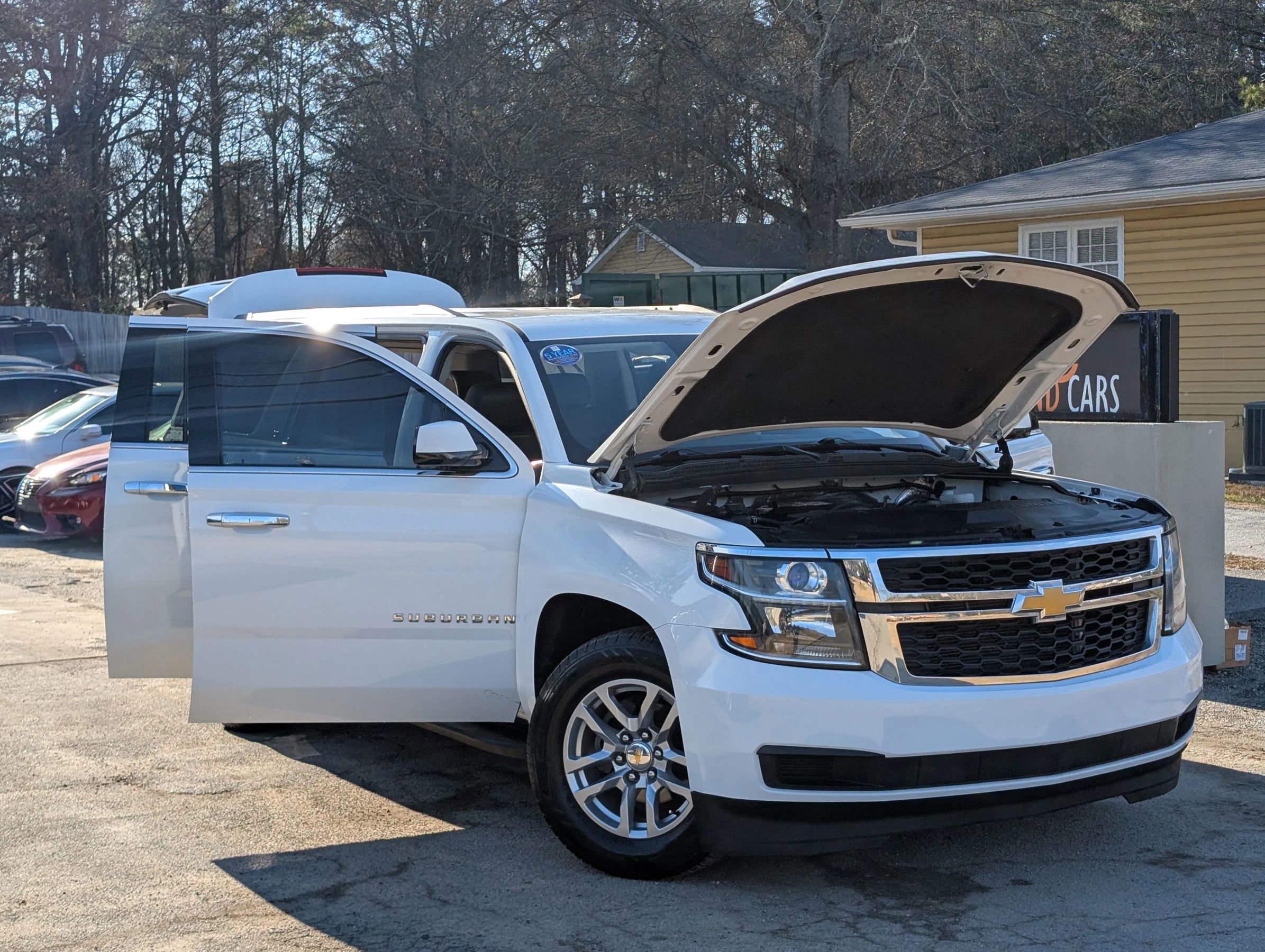 Used 2016 Chevrolet Suburban LT image 10