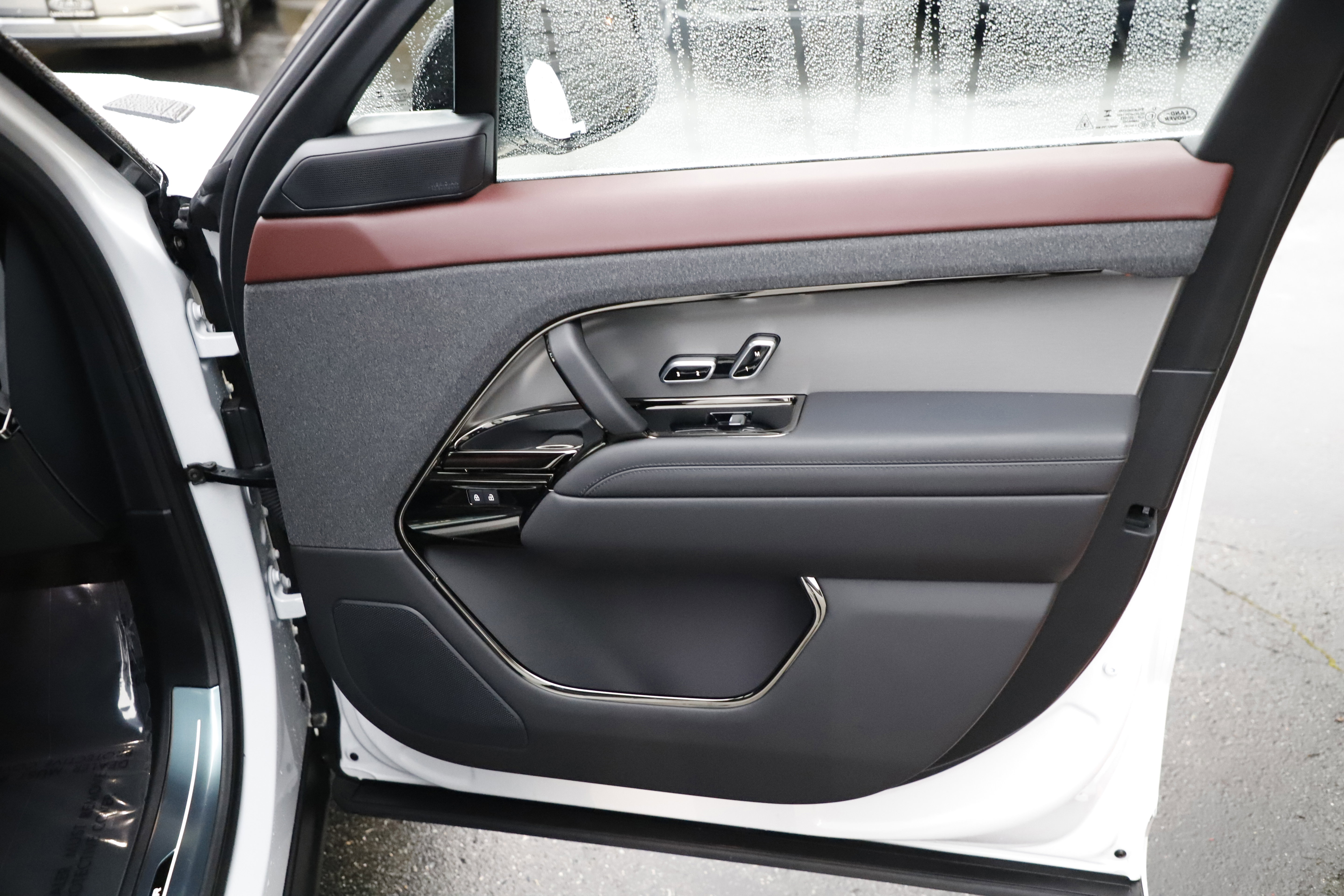 New 2026 Land Rover Range Rover Sport Dynamic SE image 11