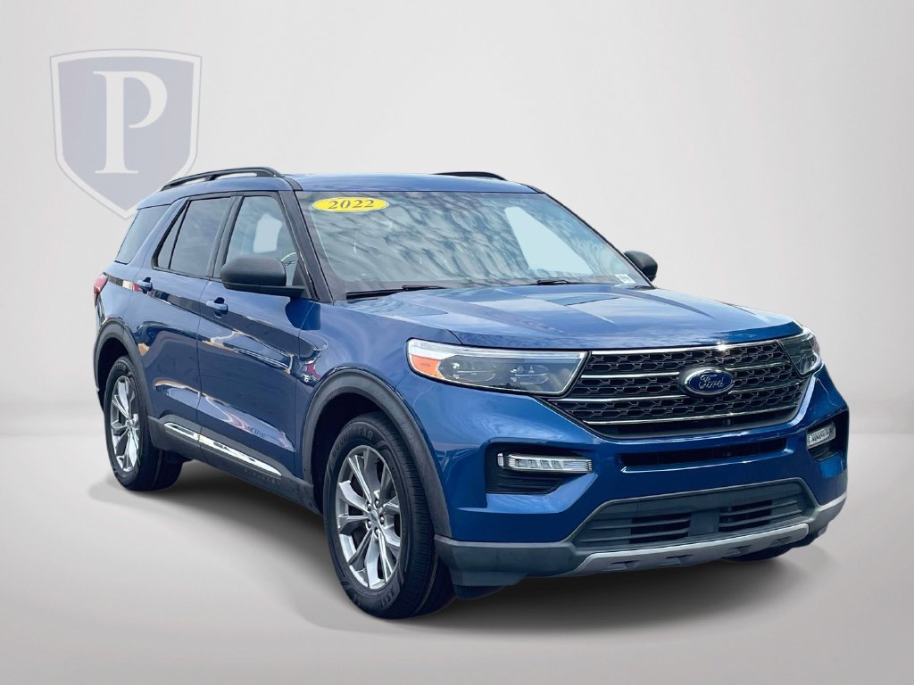 Used 2022 Ford Explorer XLT w/ Equipment Group 202A RWD image 2
