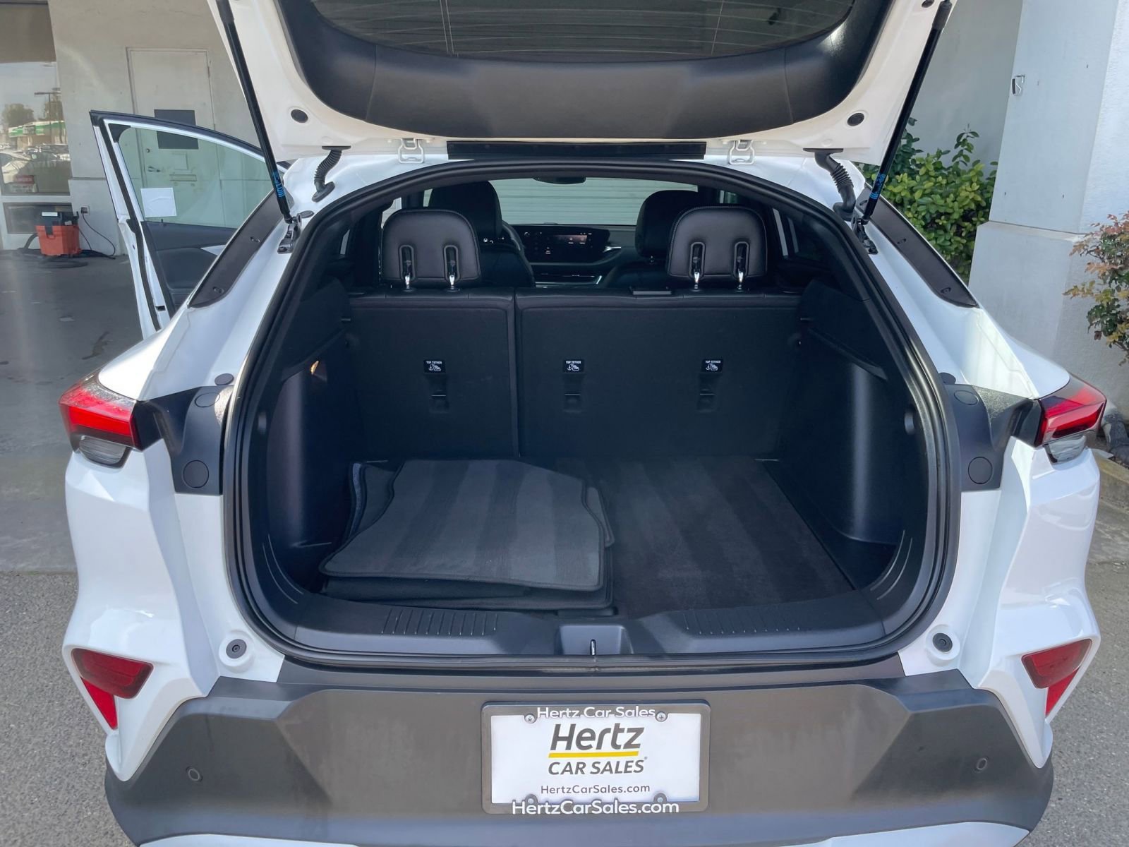 Used 2025 Buick Envista Preferred image 32