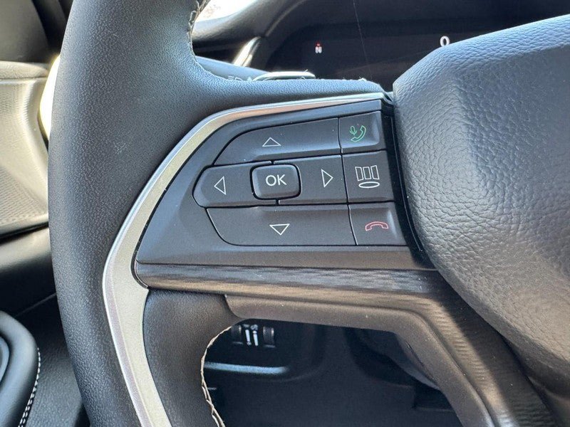 Used 2024 Jeep Grand Cherokee Laredo X AWD/4WD image 21