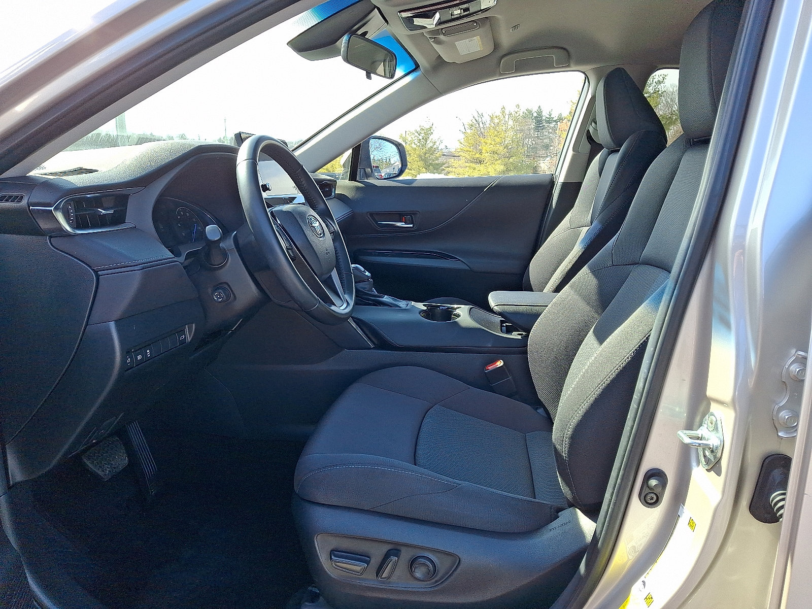 Certified 2023 Toyota Venza LE image 13