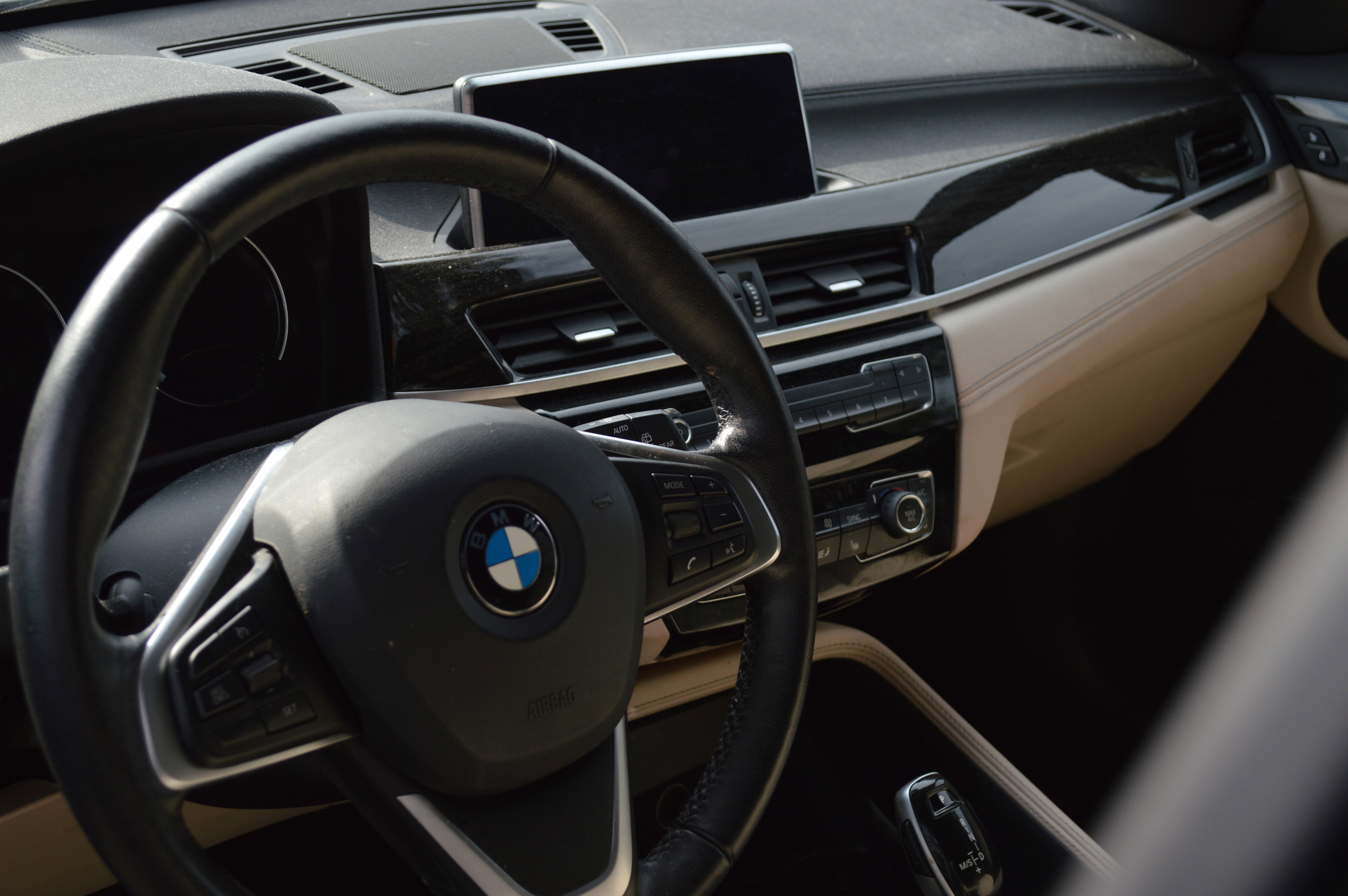 Used 2020 BMW X1 xDrive28i w/ Convenience Package image 9