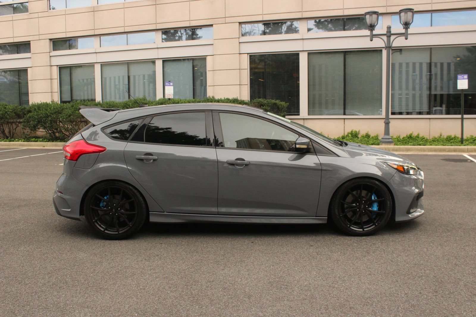 Used 2017 Ford Focus RS AWD/4WD image 6