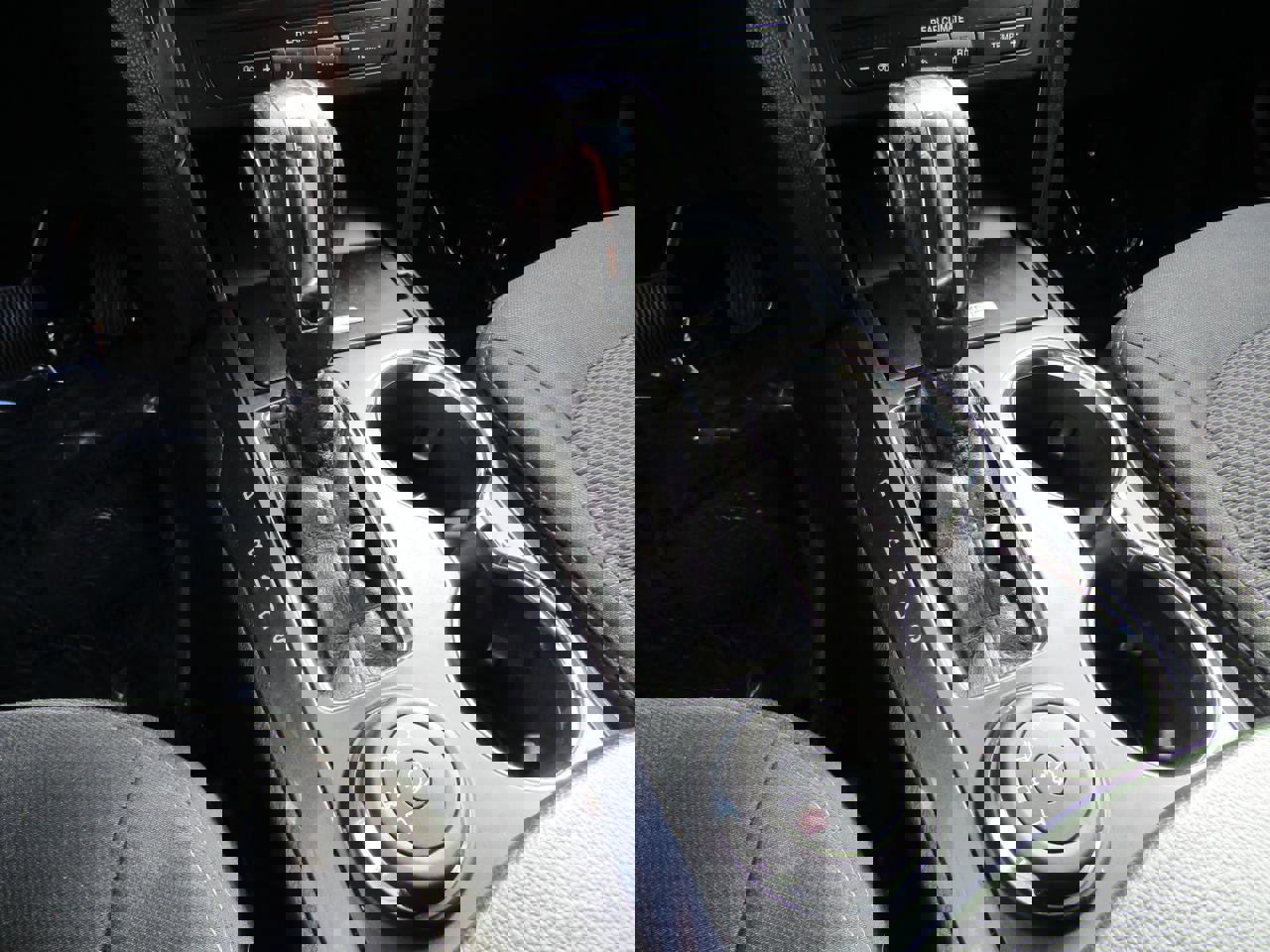 Used 2018 Ford Explorer XLT image 19