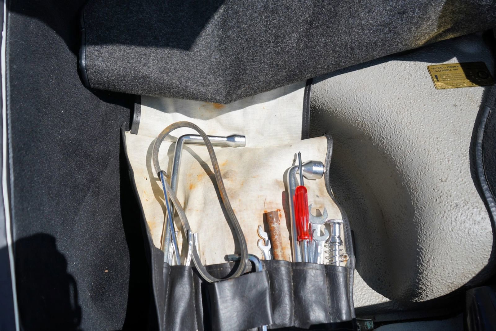 Used 1987 Porsche 911 Carrera image 30