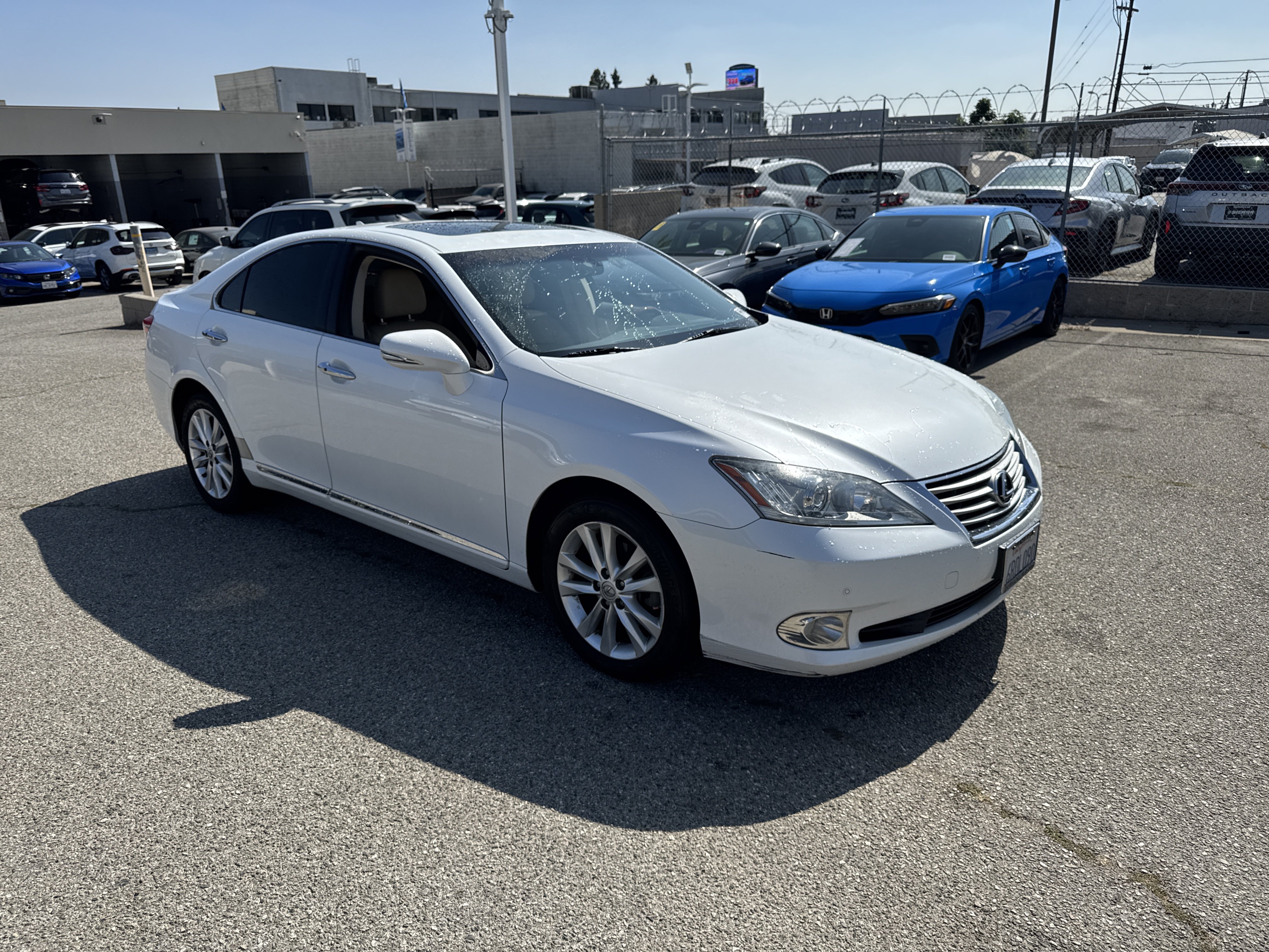 Used 2011 Lexus ES 350 FWD image 2