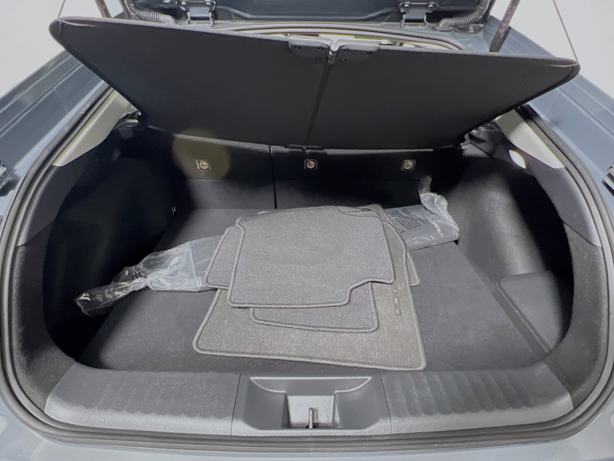 Used 2025 Toyota Prius XLE FWD image 34