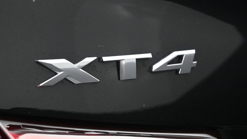 Certified 2024 Cadillac XT4 Luxury FWD image 21