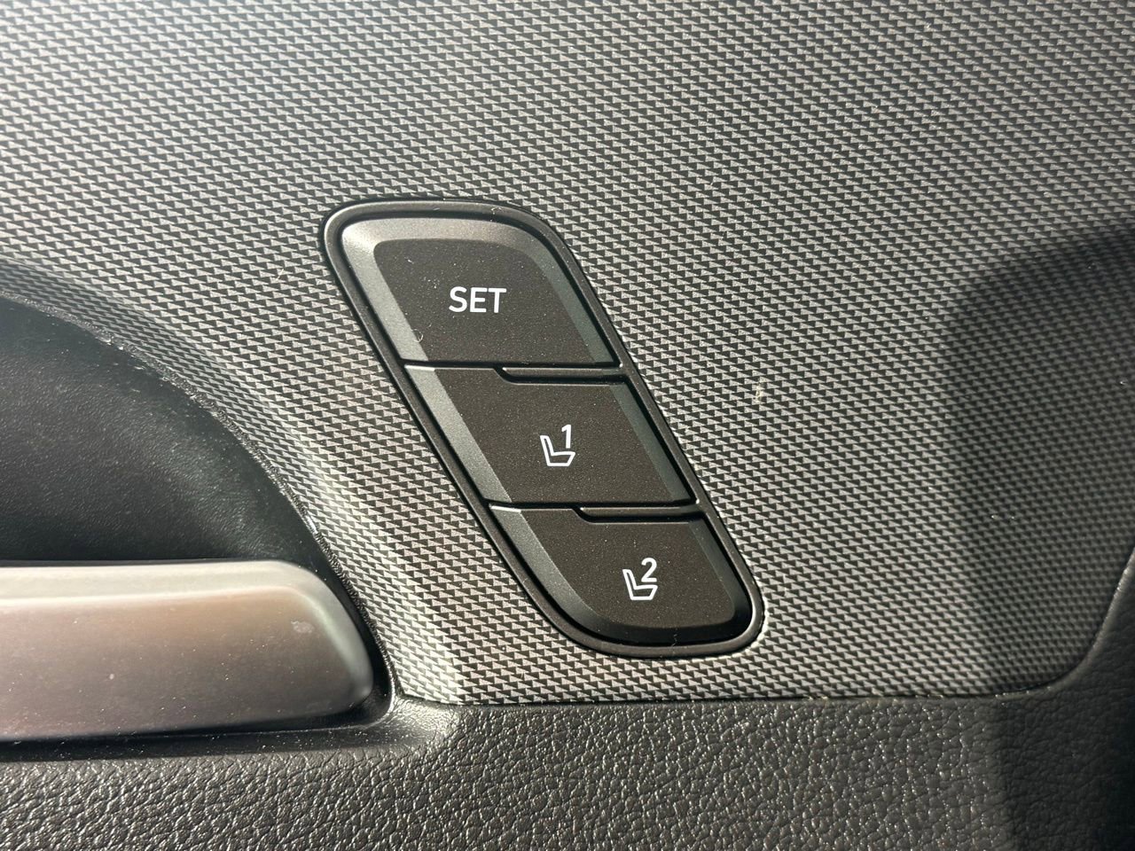 Used 2023 Hyundai Santa Fe Limited image 28