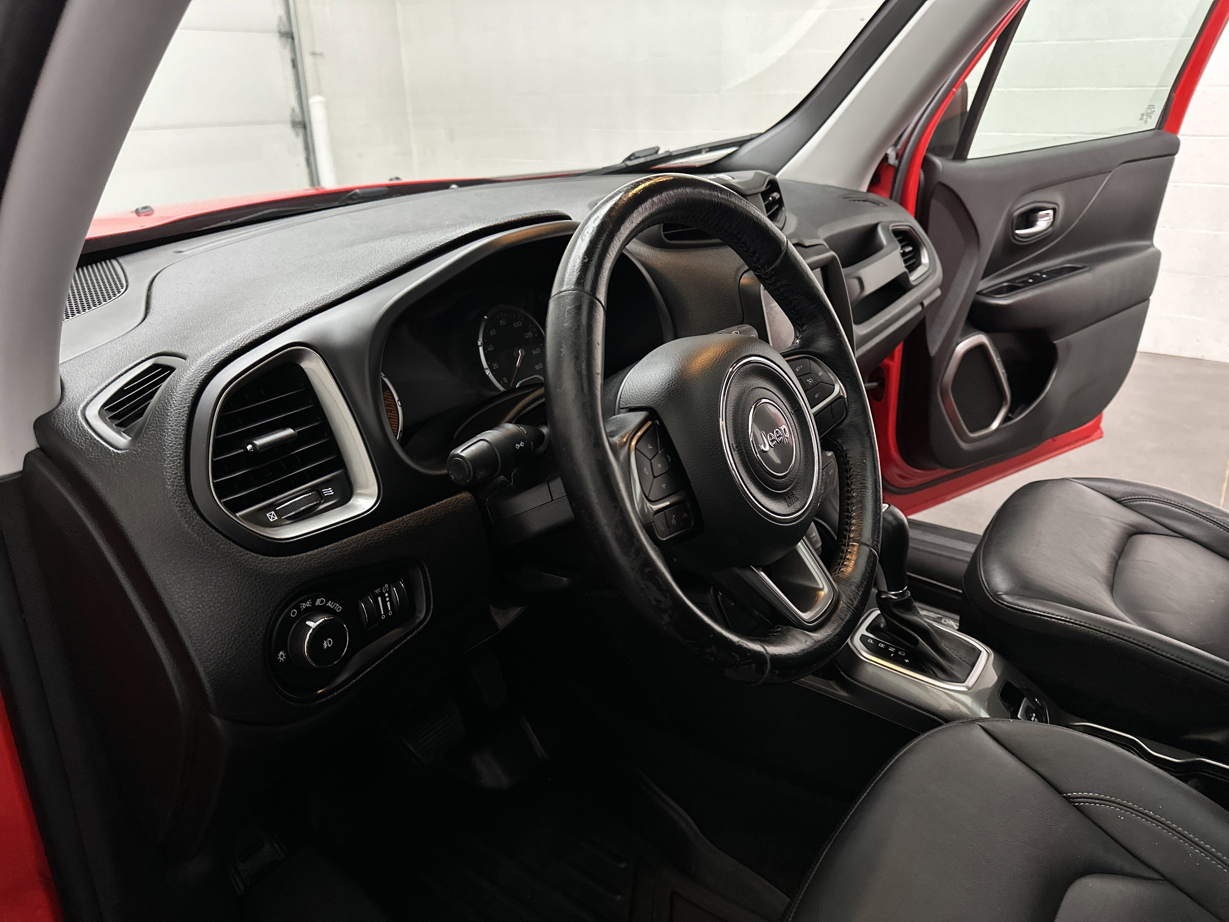 Used 2020 Jeep Renegade Limited w/ UConnect 8.4 Nav Group AWD/4WD image 15