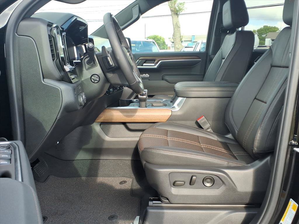 New 2026 Chevrolet Silverado 1500 High Country w/ Technology Package RWD image 16