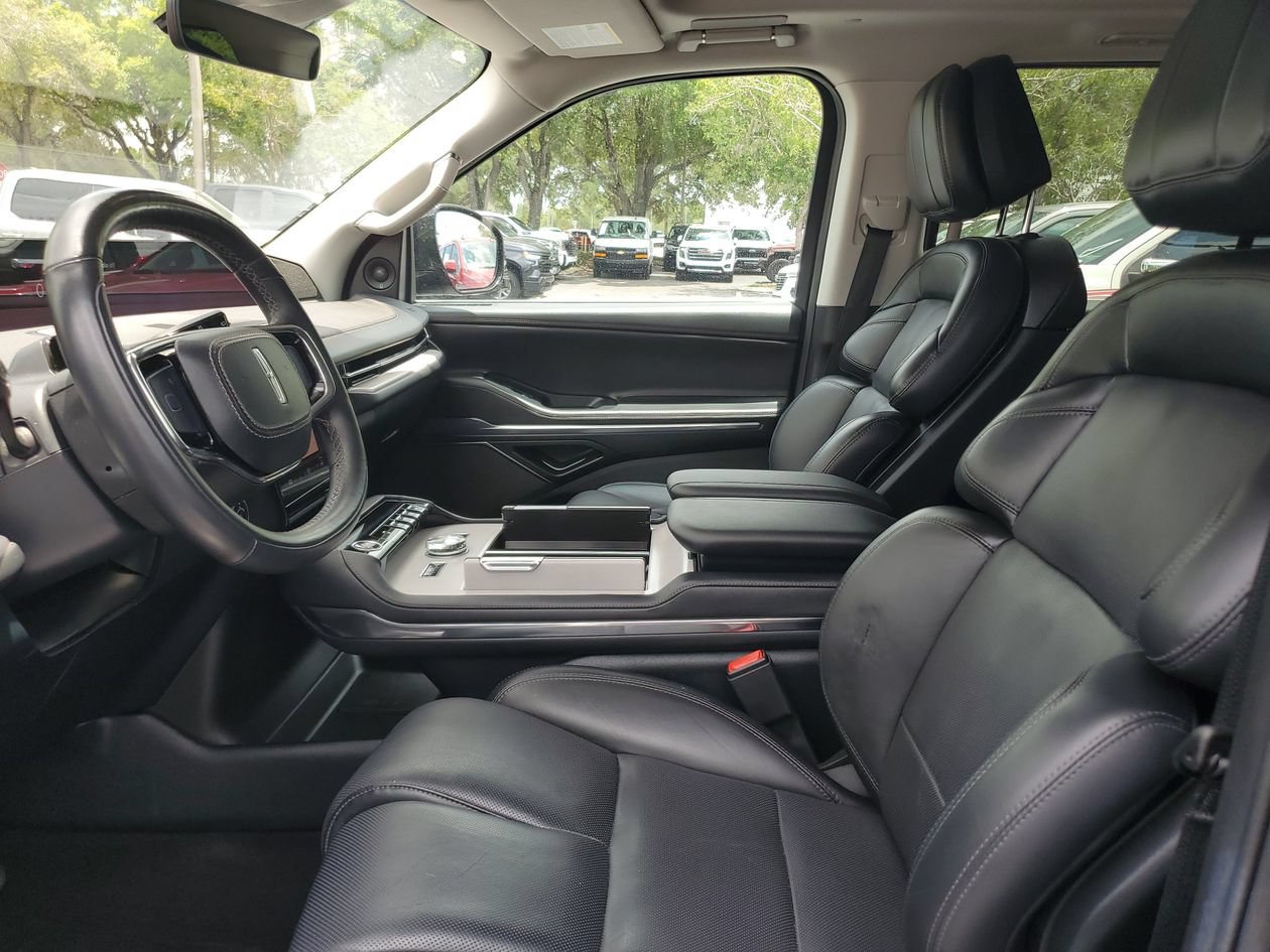 Used 2025 Lincoln Navigator L Reserve AWD/4WD image 17