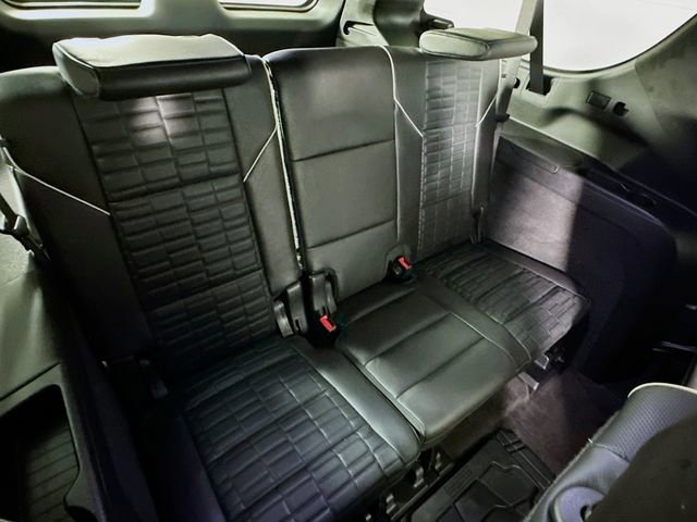 Certified 2023 Cadillac Escalade ESV Premium Luxury Platinum AWD/4WD image 30