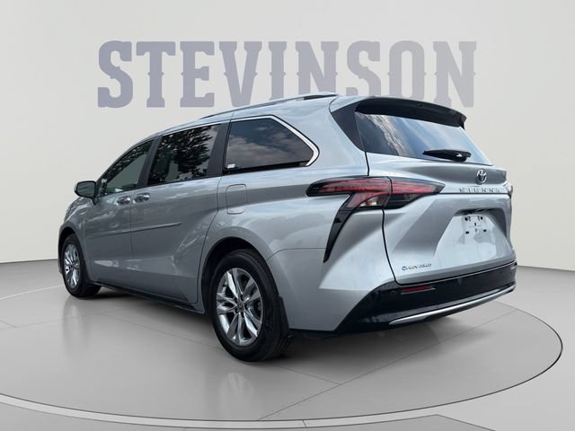 Certified 2025 Toyota Sienna Limited AWD/4WD image 3