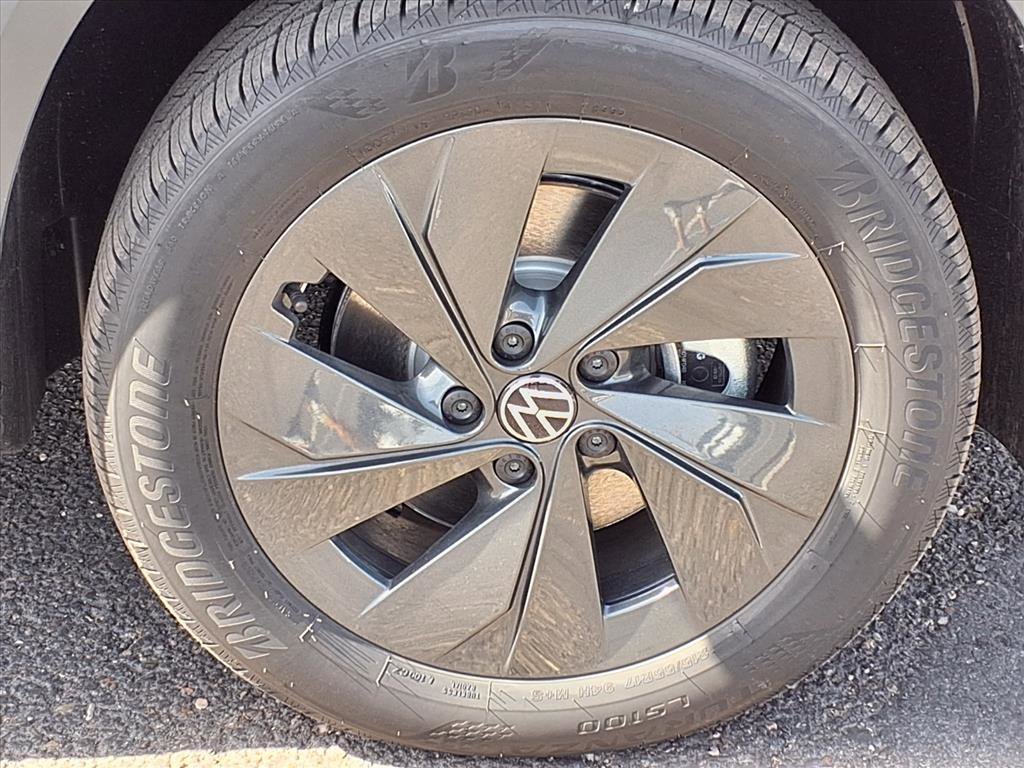 New 2026 Volkswagen Taos S image 6