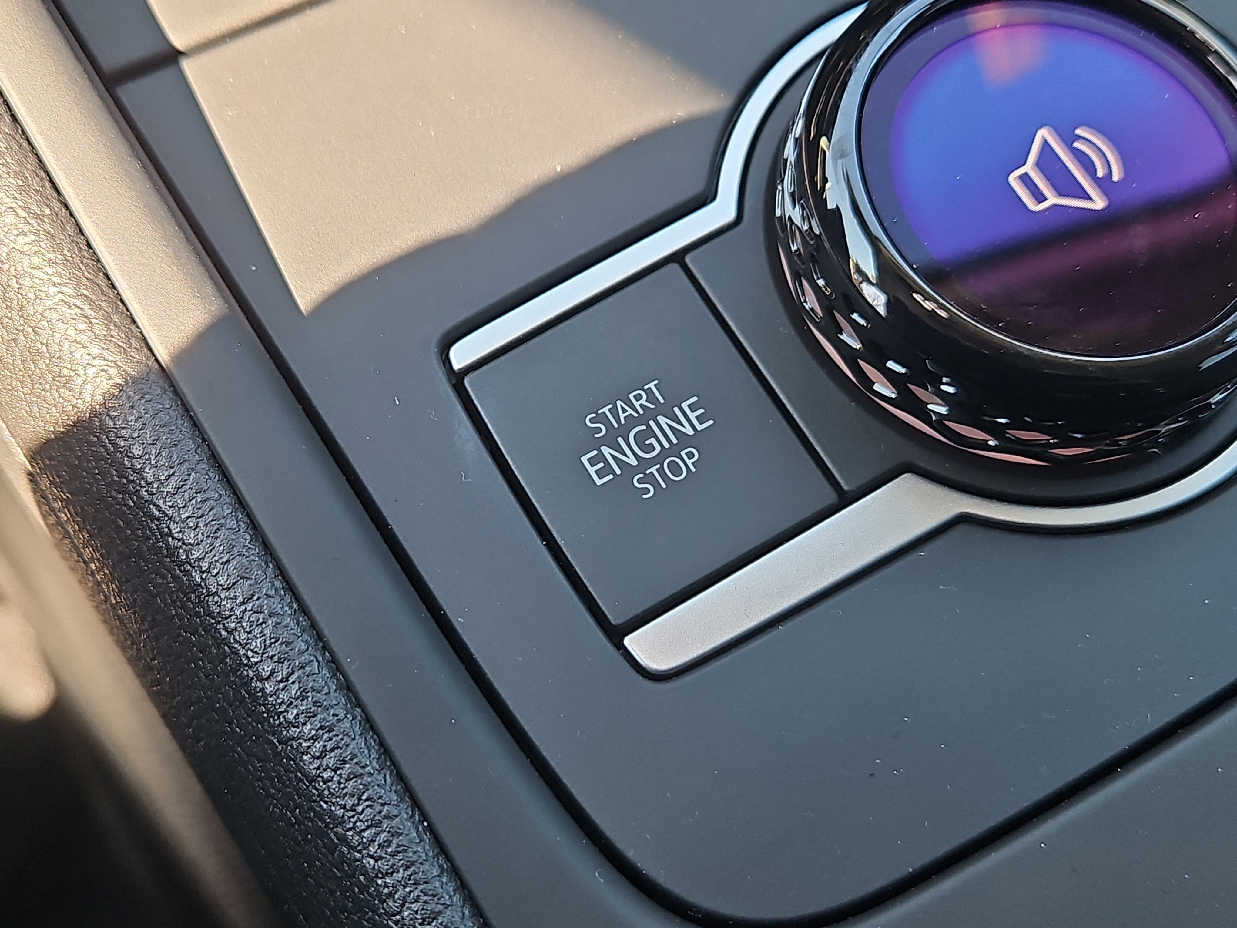 New 2026 Volkswagen Tiguan SE image 11