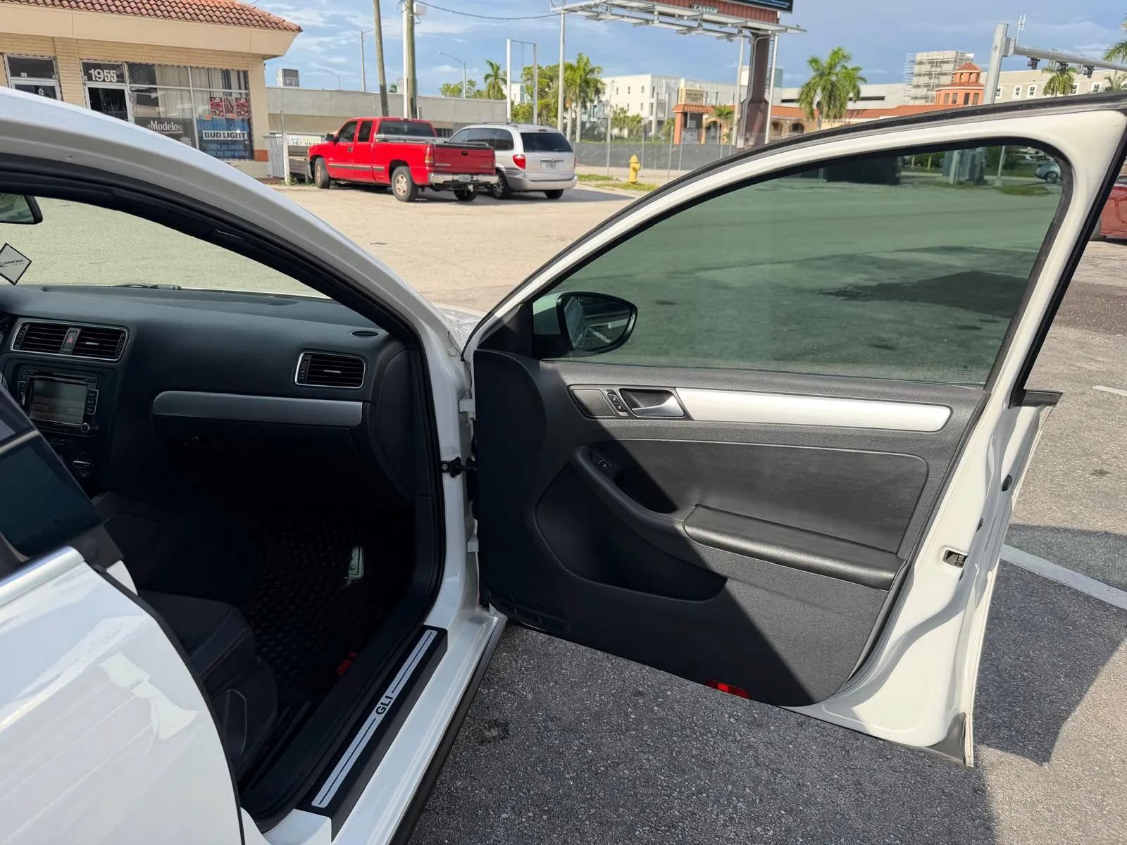 Used 2012 Volkswagen Jetta GLI FWD image 16