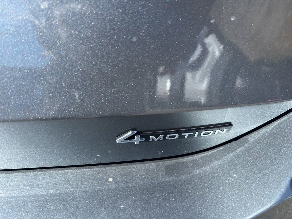 New 2025 Volkswagen Tiguan SE image 8