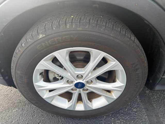 Used 2018 Ford Escape SE w/ Ford Safe & Smart Package AWD/4WD image 29
