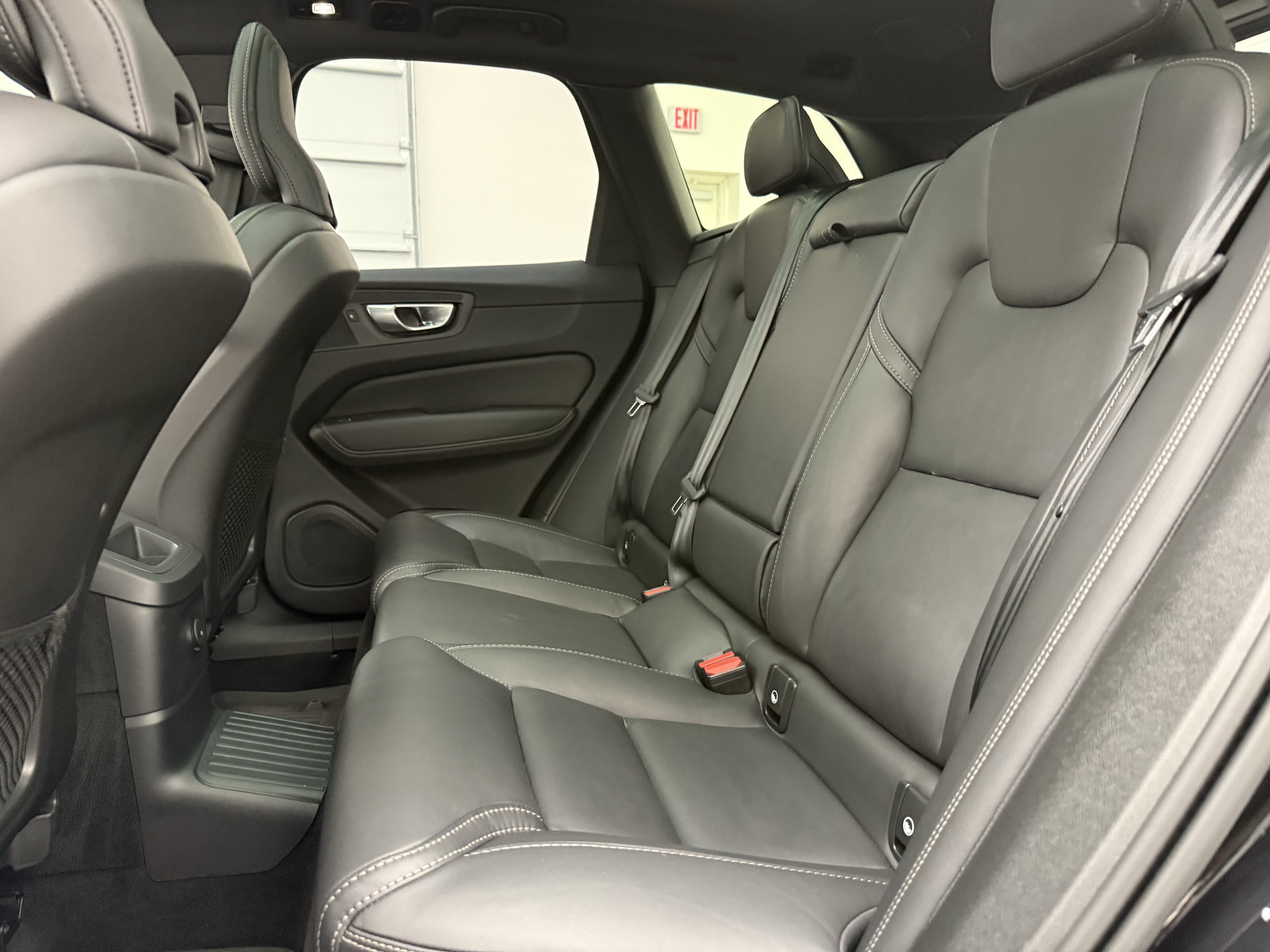 Certified 2024 Volvo XC60 T8 Ultimate w/ Protection Package Premier AWD/4WD image 22