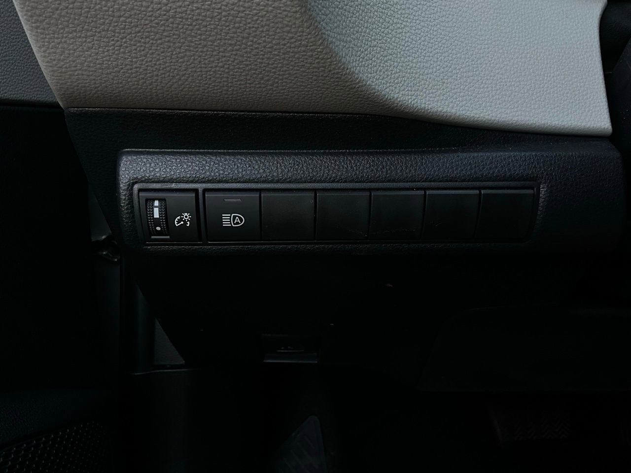 Used 2024 Toyota Corolla LE image 20