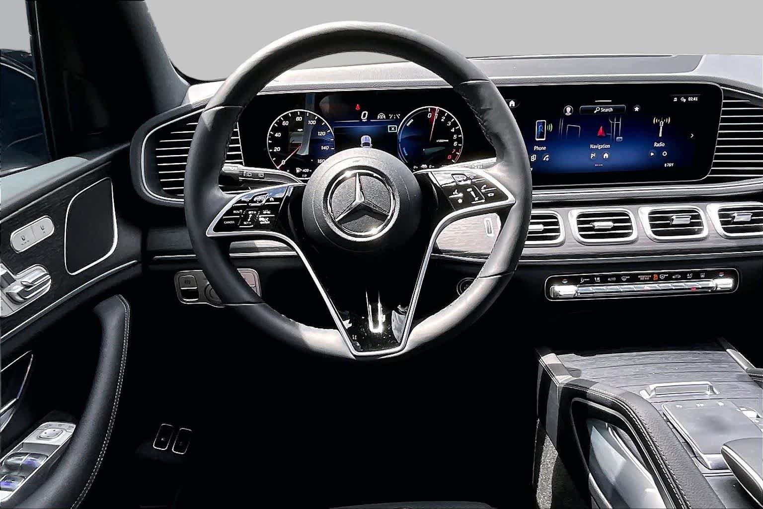 Used 2025 Mercedes-Benz GLE 450e 4MATIC image 6