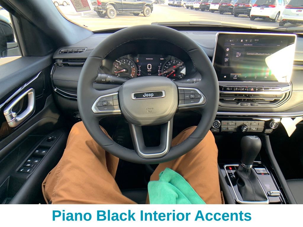 New 2026 Jeep Compass Latitude image 14