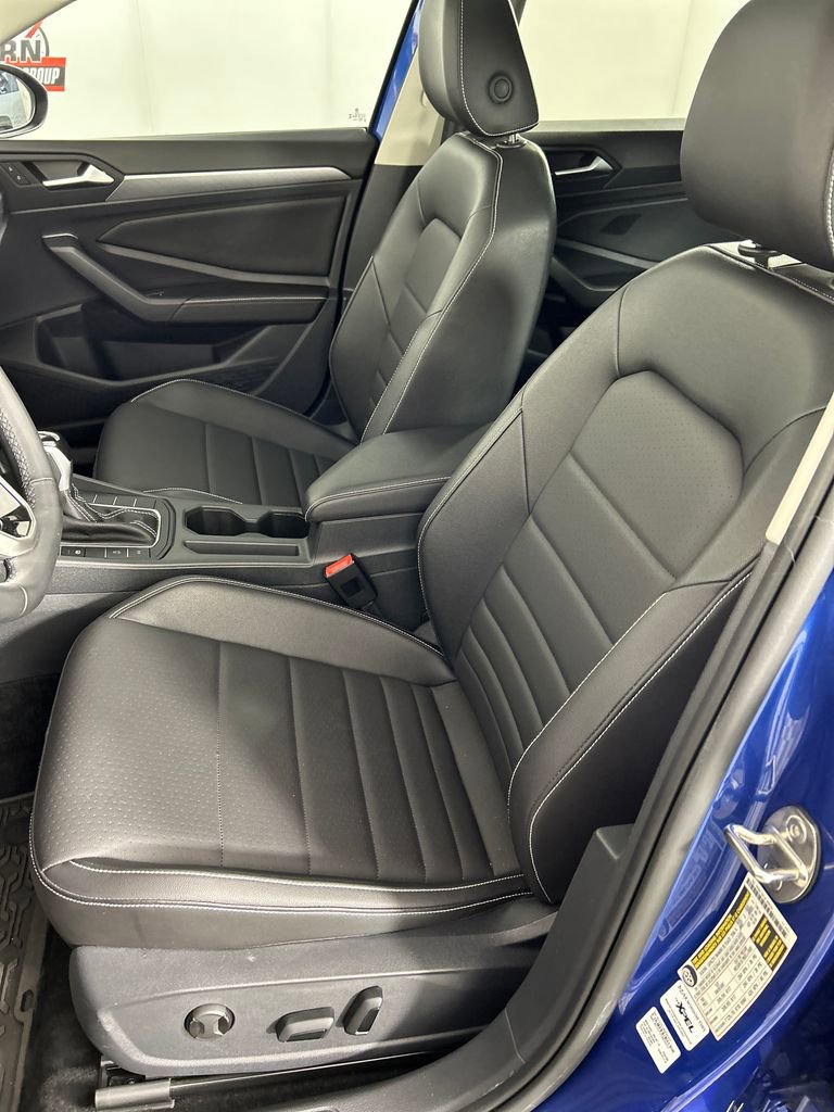 Used 2024 Volkswagen Jetta SE image 11