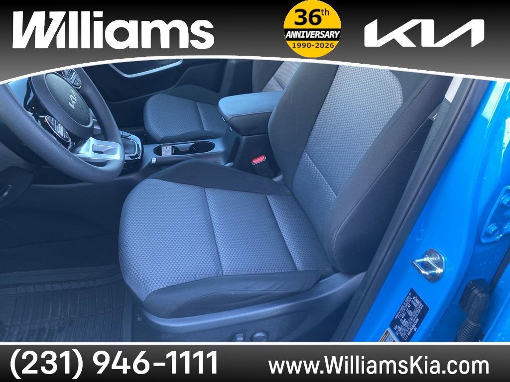 Used 2025 Kia Soul S image 18