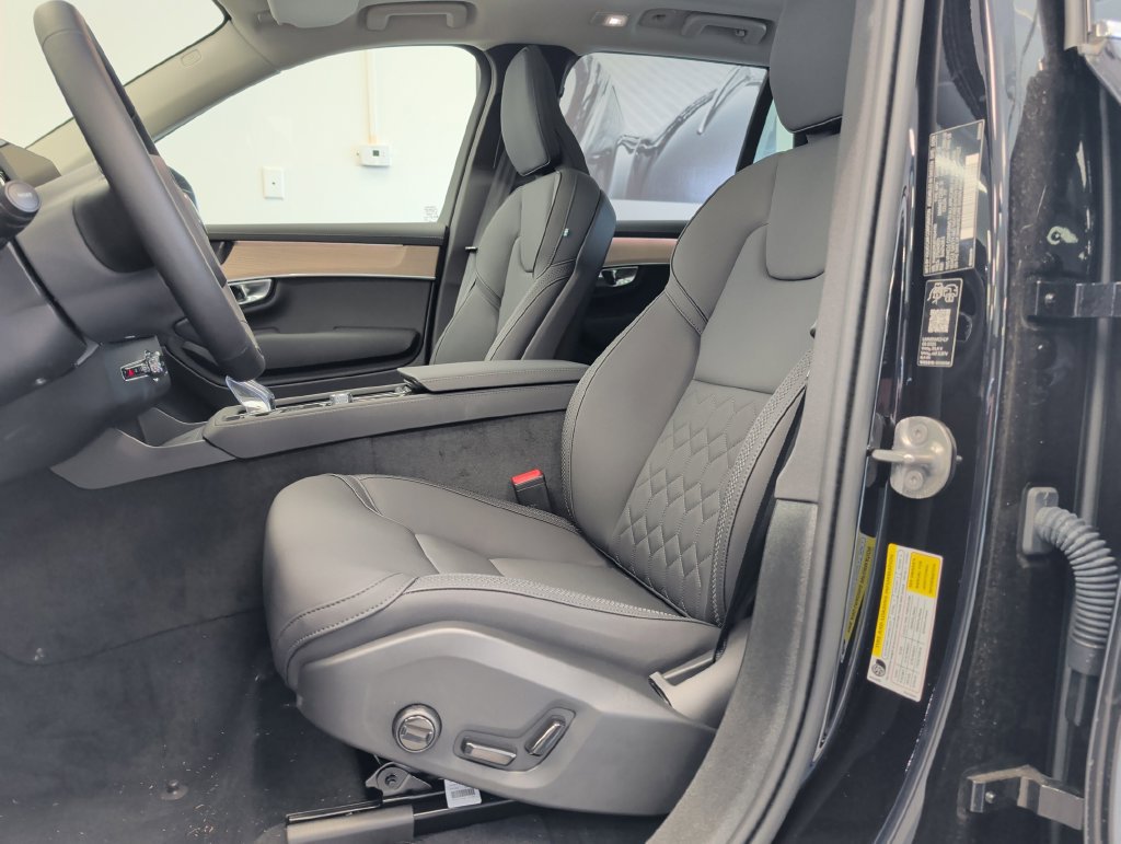 New 2026 Volvo XC90 B6 Plus w/ Protection Package Premier AWD/4WD image 10