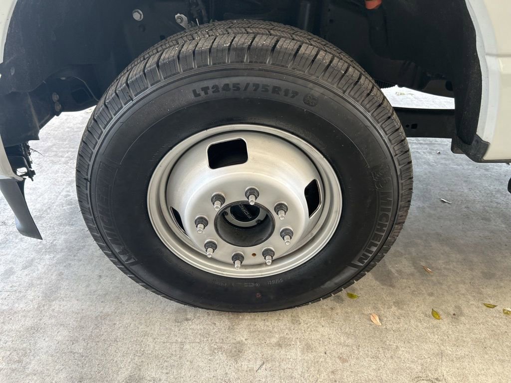 Used 2025 Ford F350 XLT image 12