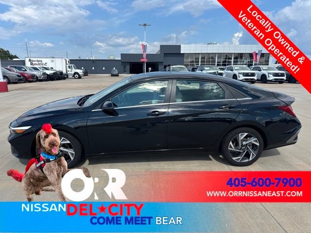 Used 2025 Hyundai Elantra Limited FWD video 2