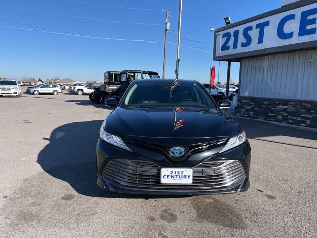Used 2020 Toyota Camry XLE image 2