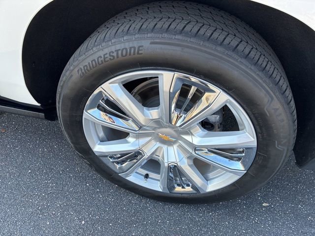 Used 2024 Chevrolet Suburban High Country image 12