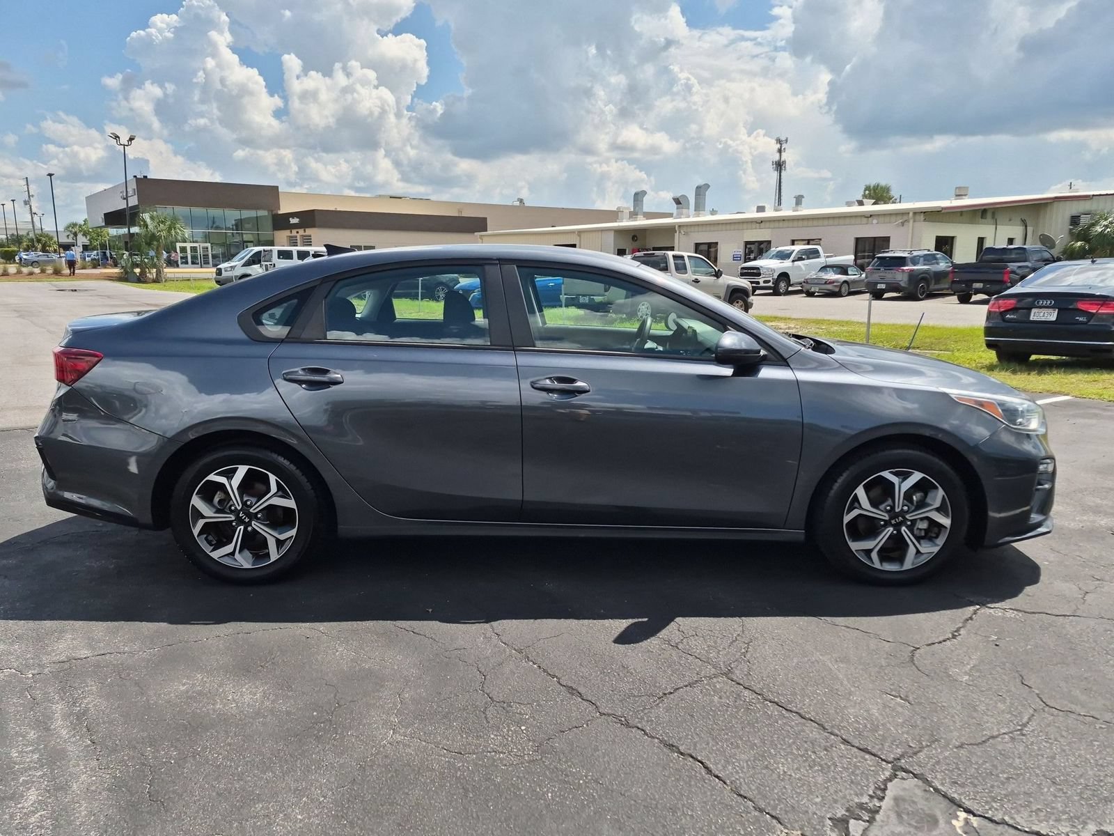 Used 2020 Kia Forte LXS FWD image 4