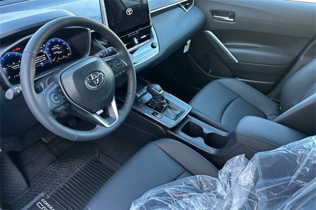 Used 2026 Toyota Corolla Cross XLE image 8