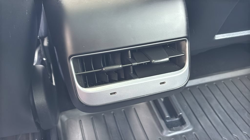 Used 2023 Tesla Model 3 Standard Range RWD image 9