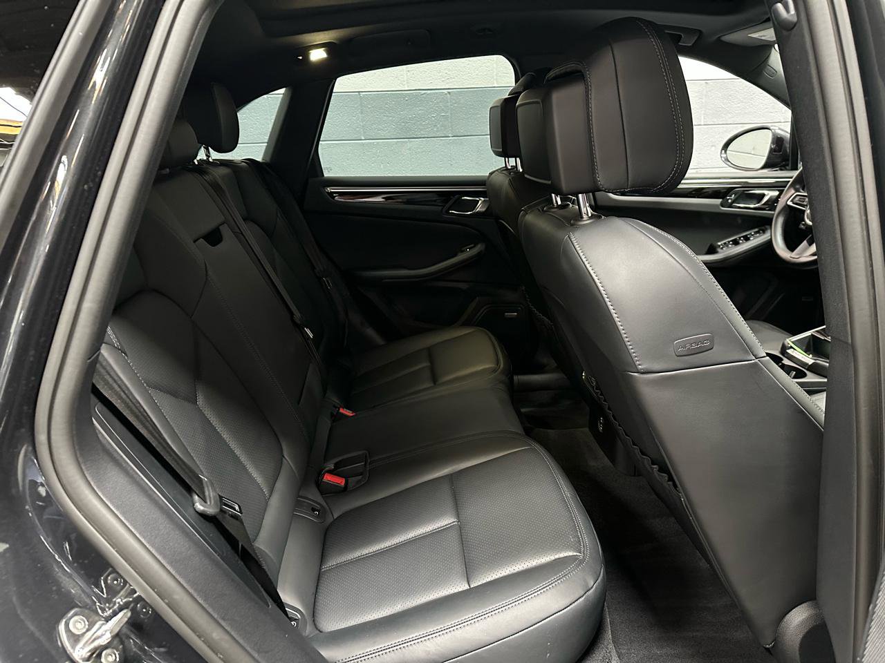 Used 2024 Porsche Macan w/ Premium Plus Package AWD/4WD image 11
