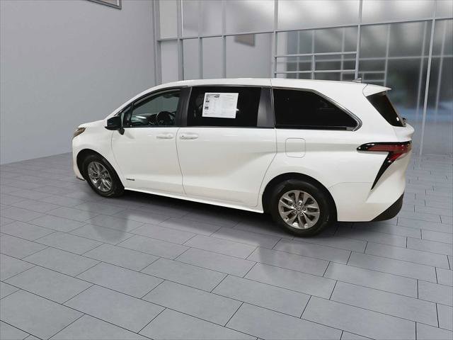 Certified 2021 Toyota Sienna LE FWD image 6