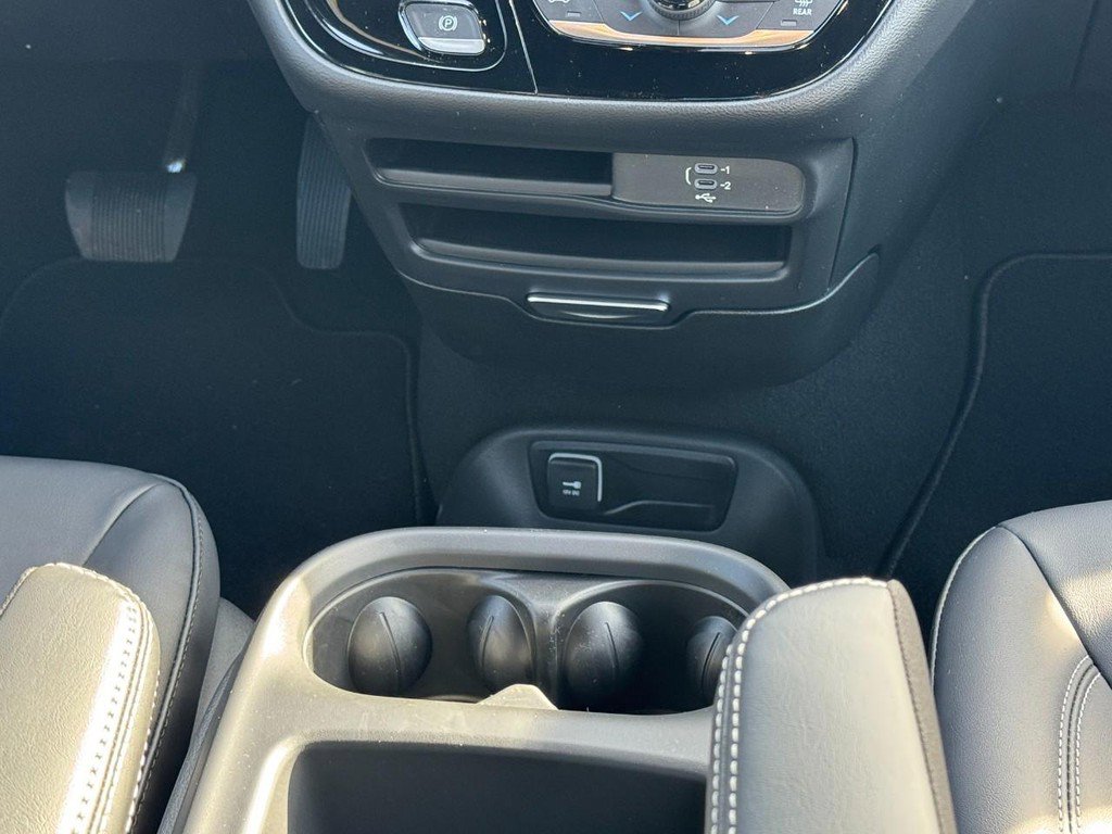 New 2026 Chrysler Voyager LX image 10