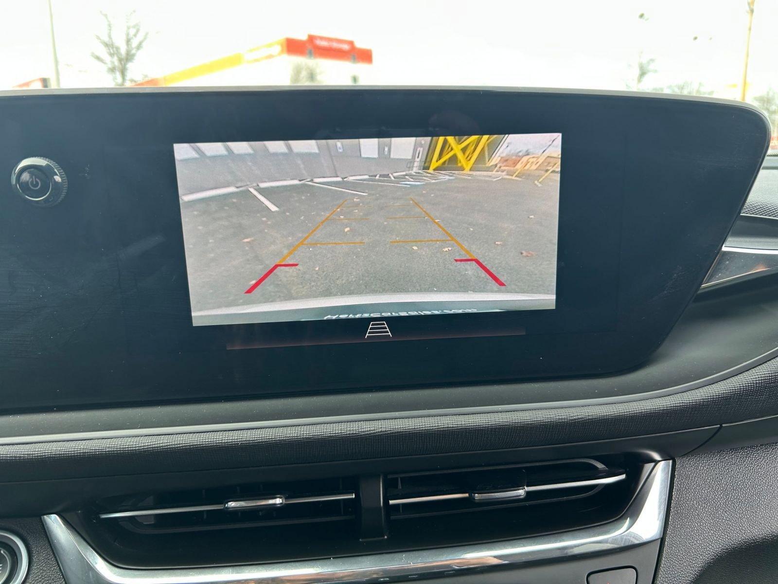 Used 2025 Buick Envista Preferred image 24