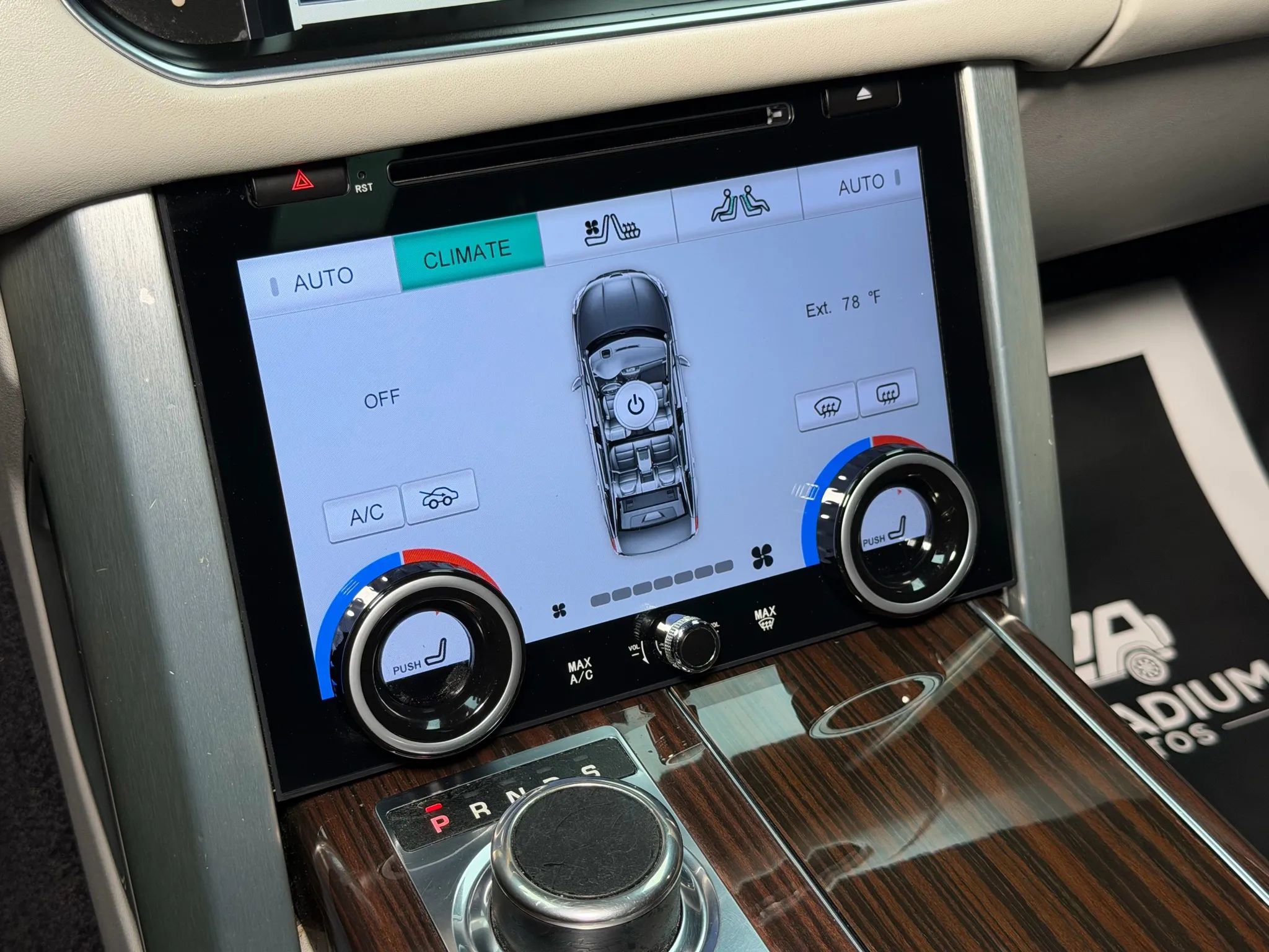 Used 2014 Land Rover Range Rover Supercharged image 48