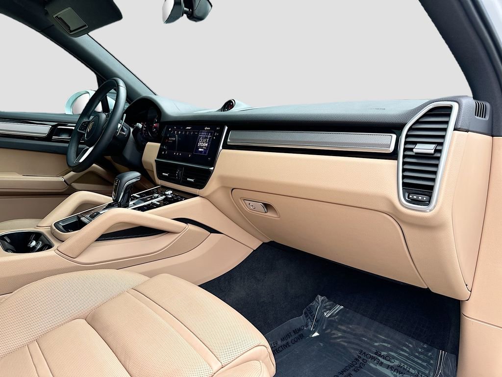 Certified 2023 Porsche Cayenne Platinum Edition AWD/4WD image 31