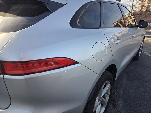 Used 2020 Jaguar F-PACE Premium image 8